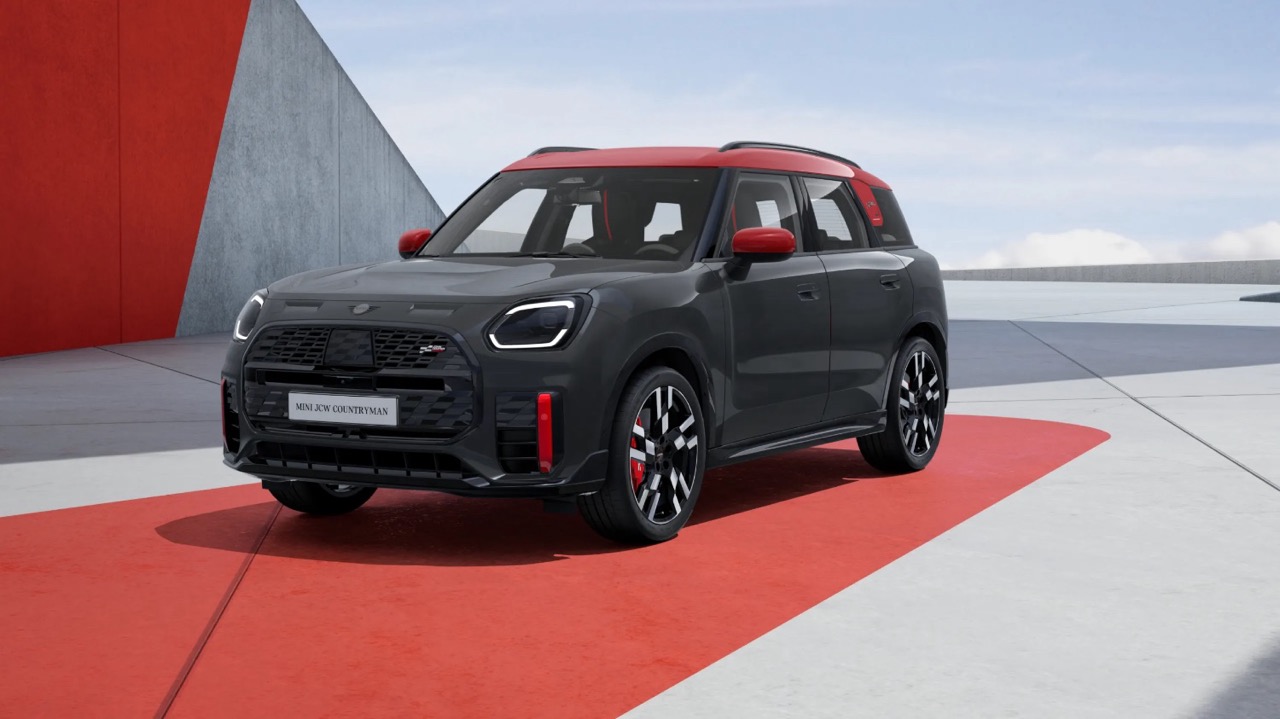 MINI JCW Countryman in Midnight Black